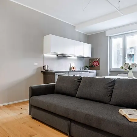 Joivy Charming Flat With Desk * Milano