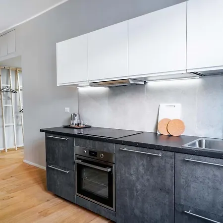Апартаменты Joivy Charming Flat With Desk *