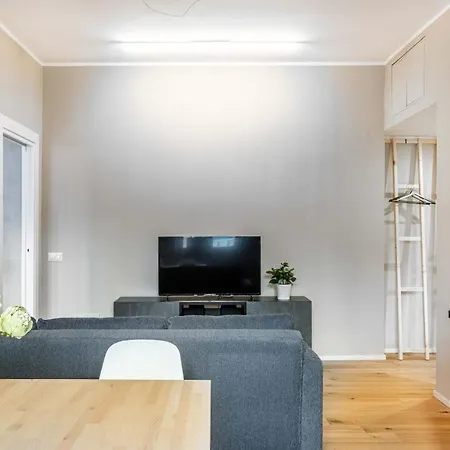 Joivy Charming Flat With Desk